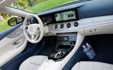 Rent Mercedes Convertible E 220 