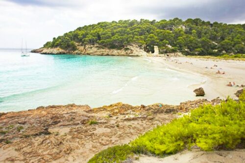 Playas escondidas en Menorca - Cala Trebalúger